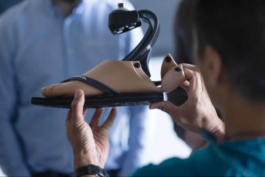 碳纖儲能防水徦腳