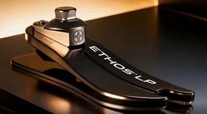 新款碳纖、玻纖混合材料假肢腳板